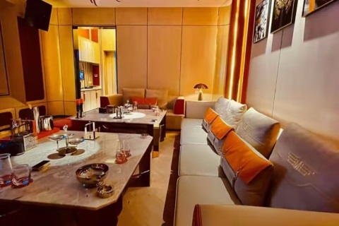 湘潭尊荣KTV招聘礼宾员,可提供住宿,加入我们让职业生涯更有光彩